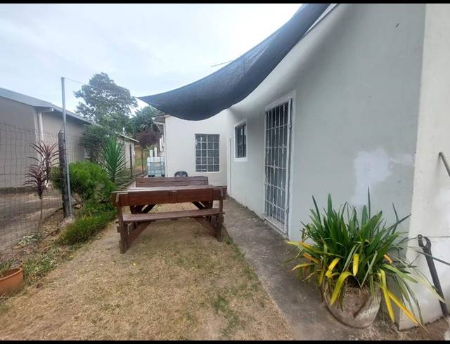 4 BEDROOM HOUSE FOR SALE IN NEWLANDS WEST